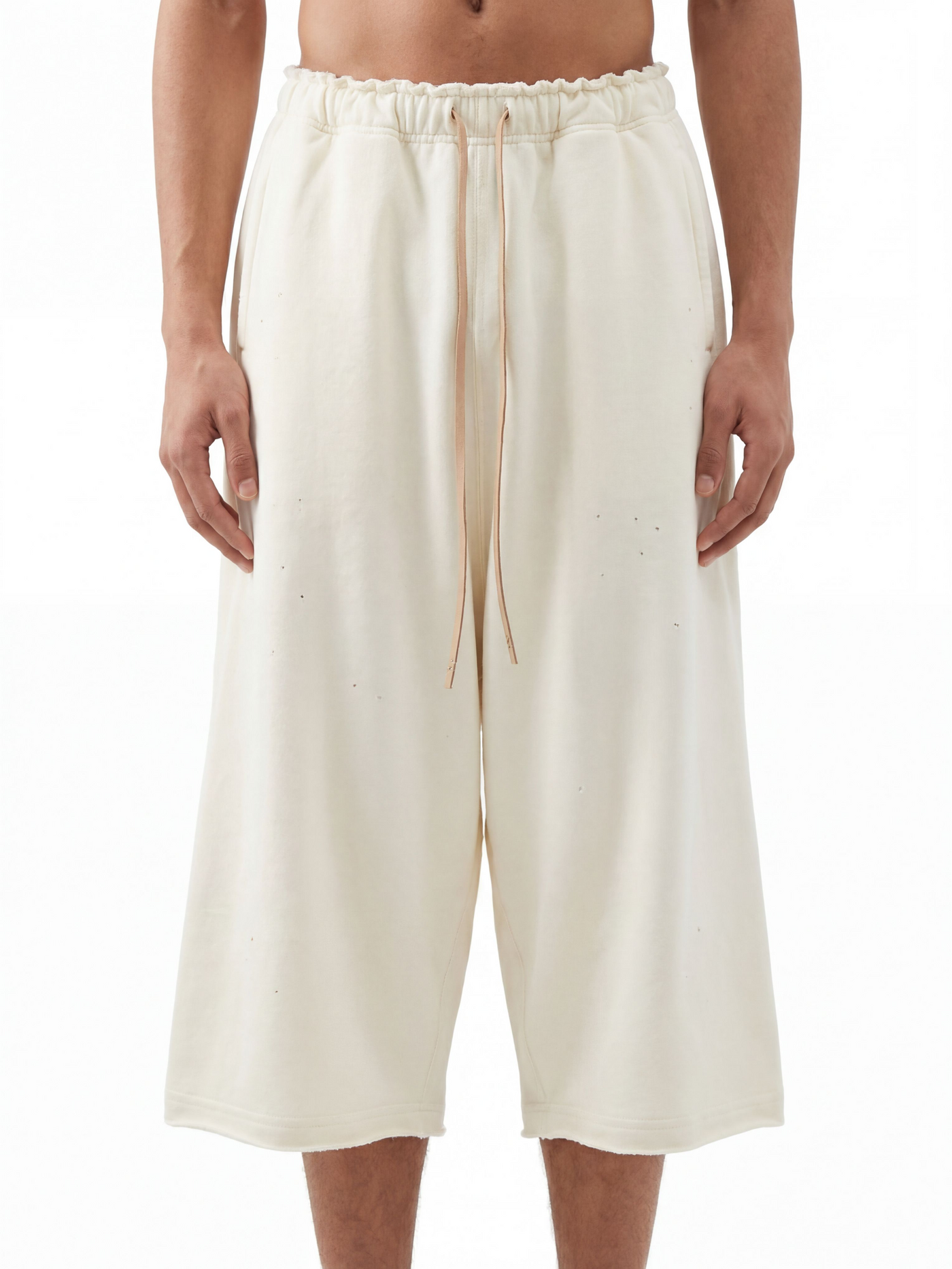 Off white 3/4 sweatshorts