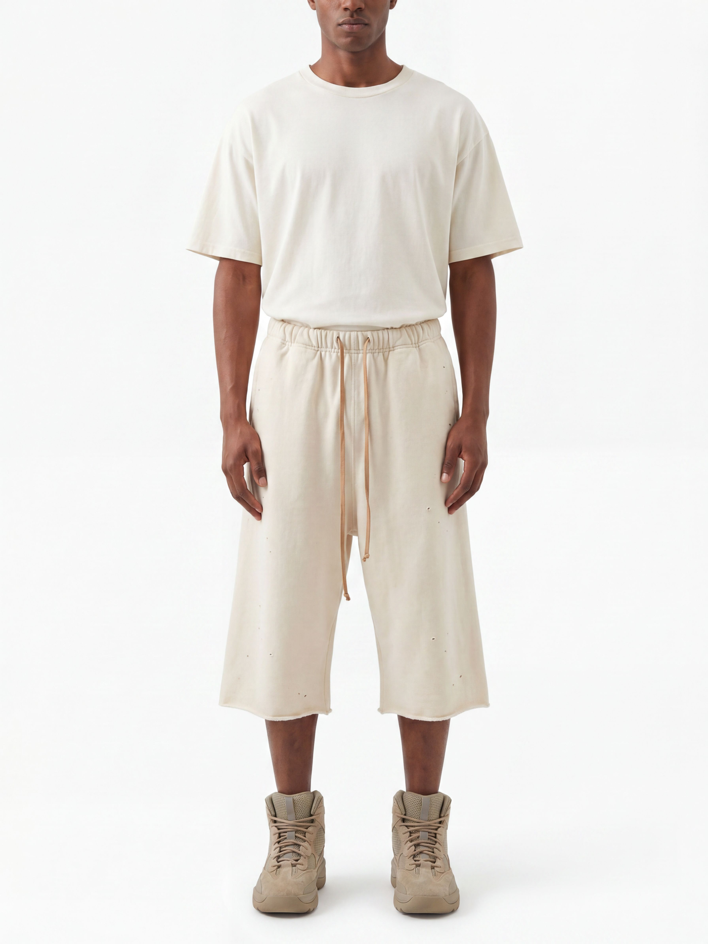 Off white 3/4 sweatshorts